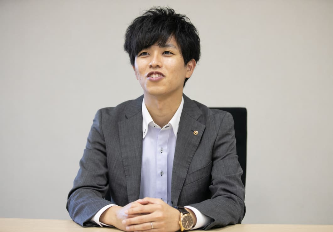 インタビュー