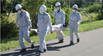 　　　　負傷者搬送訓練（北海道日油㈱）